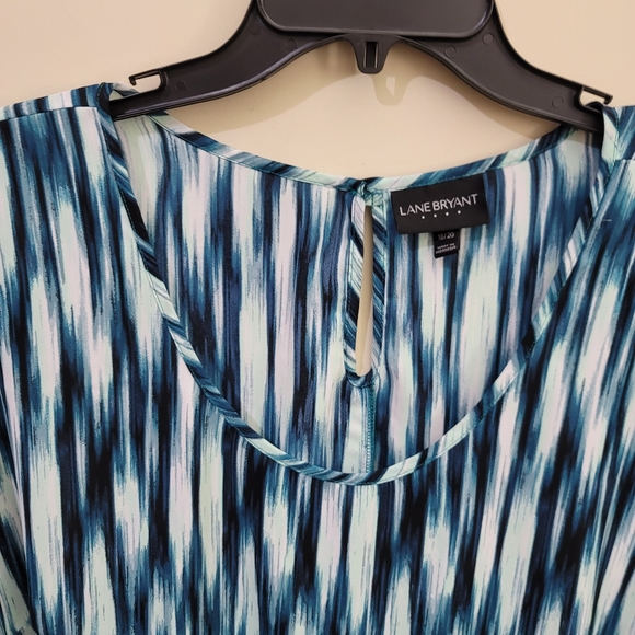 LANE BRYANT Printed Blouse with Split Back, size 18/20, Multicolor - Picture 3 of 9